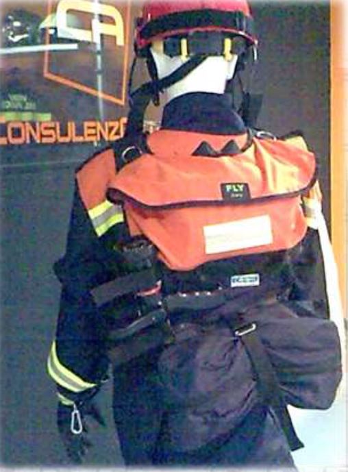 pompiere con zaino boschivo componibile di emergenza kermel